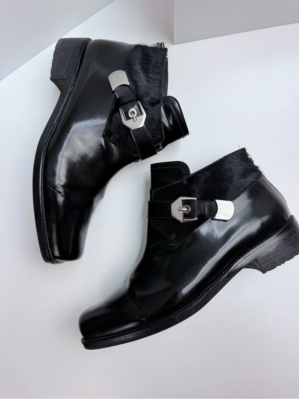 Stuart Weitzman Size 9 Negev Jet Mirror Booties Zip Back